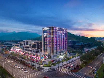 Park Inn by Radisson .Huzhou Deqing Hotels in Senpo Dujia Amusement Park/Fantasy Valley/Xiazhu Lake