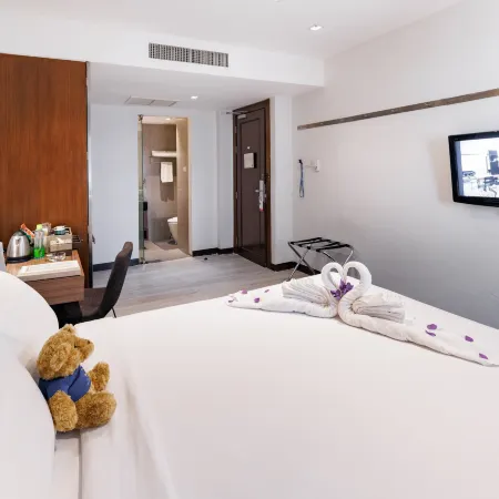 S33 Compact Sukhumvit Hotel Отели рядом с достопримечательностью «Торговый центр EmQuartier»