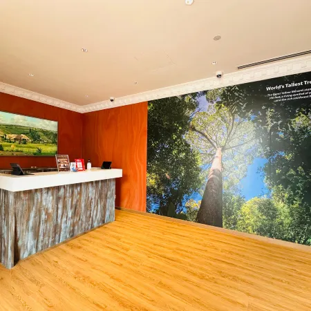 Sri Gaya Hotel Отели рядом с достопримечательностью «Центр Поинт Сабах»