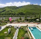 Cloudscape Realm · Cloud Aesthetics | Grassland Panoramic Mountain Lodge (Nalati Scenic Area) - Romantisk