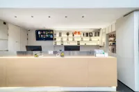REMAX Esports Hotel (Ningbo Yinzhou Mingzhou Li Plaza Branch)