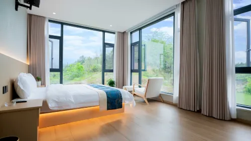 Xiandao Lake Hushan Xiaoju Homestay