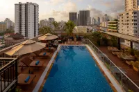 Amana Hotel Phnom Penh - Infinity Pools