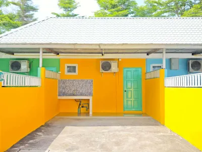 Ruen Fa De Hill Hotels near Phu Manorom