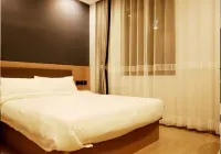 Tongxiang Xinfeng Hotel (Tongxiang Railway Station Runda International Branch)