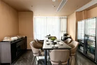 Yihai Meishu Hotel (Meilan International Airport T1 Terminal T2 Terminal) - New