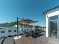 Susuli · Déjà vu · Star Sky Rooftop Pool · Riverside Elegant Villa (Moon Bay Scenic Area) - Pool