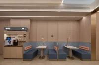 HanTing Hotel (Haiyang Taihua City Plaza) - parking