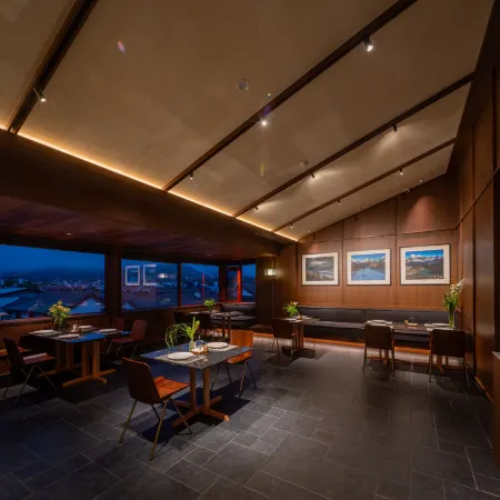 Bee Courtyard House