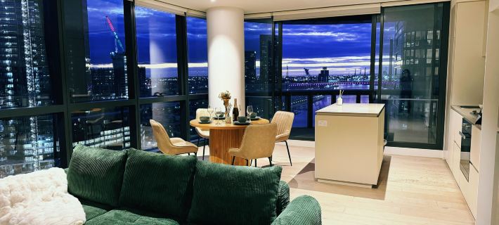Panoramic Harbour & City Views | Luxe 2BR + Parking Hotels in Docklands