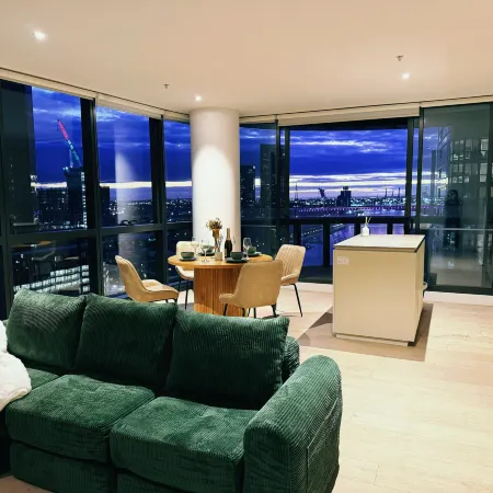 Panoramic Harbour & City Views | Luxe 2BR + Parking