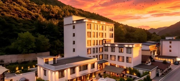 Kangding Tingshan Hot Spring Homestay Hotels in Kangding