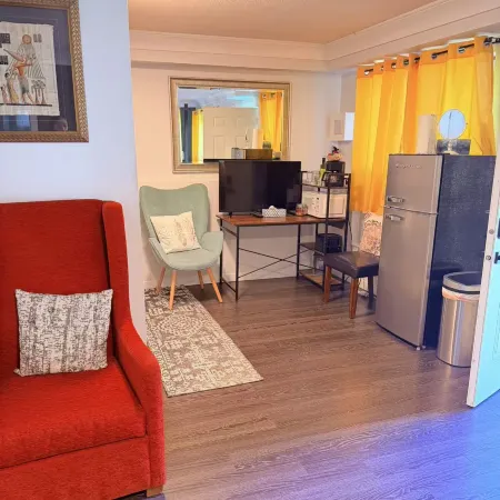 UBC/South Van 2BD Family Suite