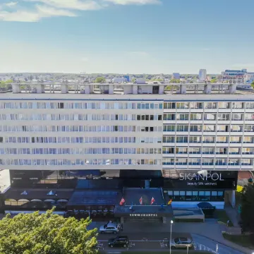 Hotel New Skanpol Отели рядом с достопримечательностью «Причал Колобжега»