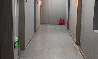 Li Free E-sports Hotel