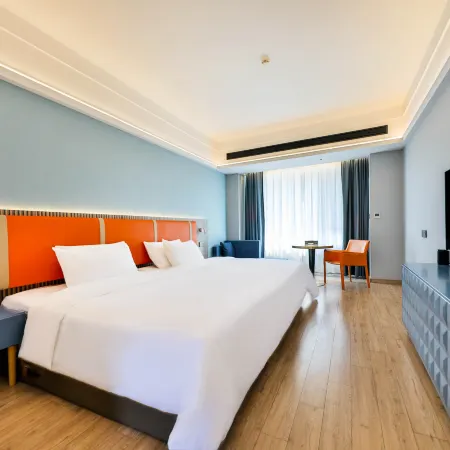 Romantic Season Cloud Hotel (Shenyang Quanyun Road Wanda Plaza Longhu Tianjie Branch)