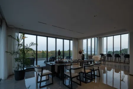 Floral Lux Hotel · Yunshuiqi Hotel (Lushan Xihai Branch) Отели в г. Унин