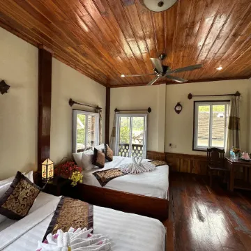 Villa Thida Mekong Riverside Отели рядом с достопримечательностью «Ват Сенсоухарам»