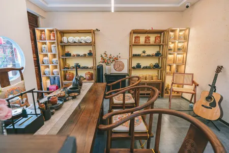 Jianshui Qianyu Scenic Homestay Отели рядом с достопримечательностью «Ant Workshop Scenic Area»