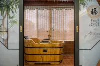 Floral Hotel·Xiaocheng Huayuan Hotel (Chaozhou Ancient City Store) Hotels near Shantou Dongshan Lake