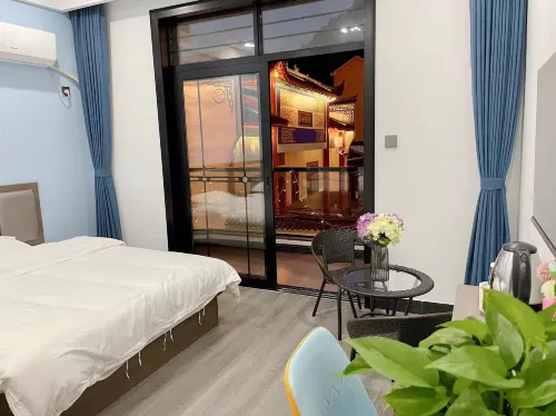 There is a B&B (Wangxiangu Scenic Area)