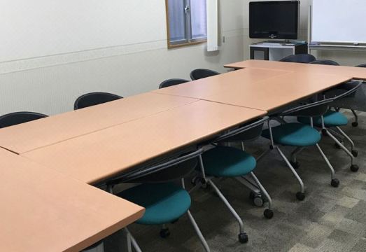 토요코 인 오이타 나카쓰 에키마에 역과의 근접성