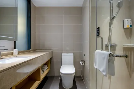 City Comfort Inn (Nanning Xingning District Government Maternal and Child Health Hospital Branch) Отели рядом с достопримечательностью «Guangxi Health Vocational and Technical College»