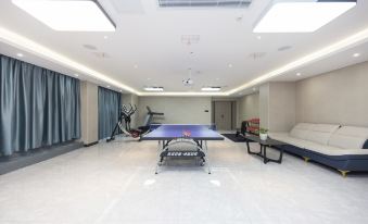 Haiyan Sanyin Gaokong Hotel