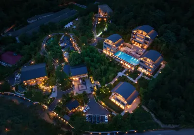 PEIYILODGE LINGFENG Hotels near Caribiland