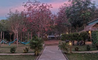 Enda Lanta Bungalows