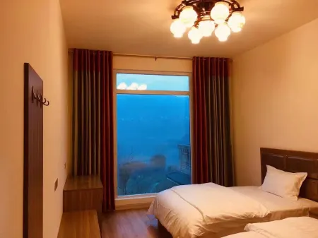 Nanbu County Yaxinyuan Fisherman's House Отели рядом с достопримечательностью «Shengzhong Lake»