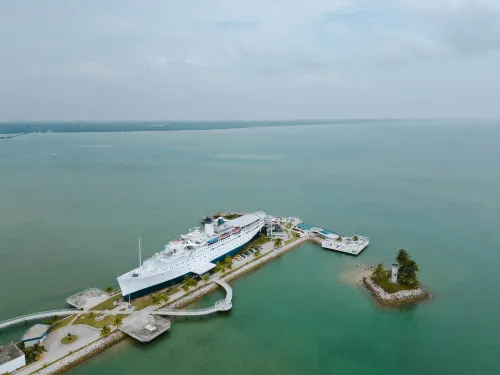 둘로스 포스 더 십 호텔