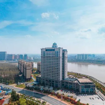 Guangzhou Peace Hotel Hotels near Guangshanrenmin Park