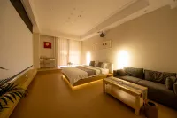 Qingpu Light Luxury Audiovisual Hotel (Longxi Gulaiwu Branch)