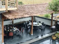 Meet Xilan Karp (Longshan Jabala Scenic Area) فنادق في لونغ شان