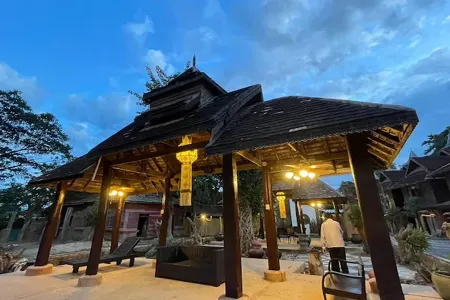 Baan Tawai Lanna Resort Отели рядом с достопримечательностью «Wat Tham Praditsathan»