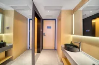 Chenfeng Yipin Hotel (Jiujiang Railway Station Changhong Overpass) - Balkoner