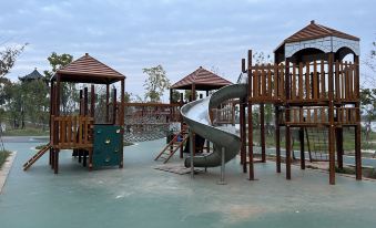 Suitetrails - 莱森Loft酒店公寓(新力银湖湾店)