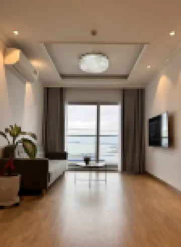 Cozy Homestay 2 BR sea view 29th flr Halong center.