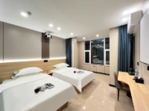 Weilai Intelligent Hotel (East Square Branch of Taiyuan High speed Railway South Station) Hotels near Taiyuannan Railway Station