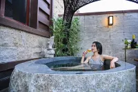 Grand New Century Nanshan Heyuan Hot Spring Resort - Romantic