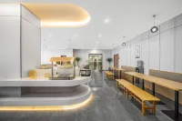 Tongren Guochen Hotel