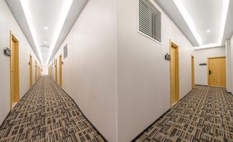 Pod Choice Hotel (Shanghai Xingzhi Road Subway Station)