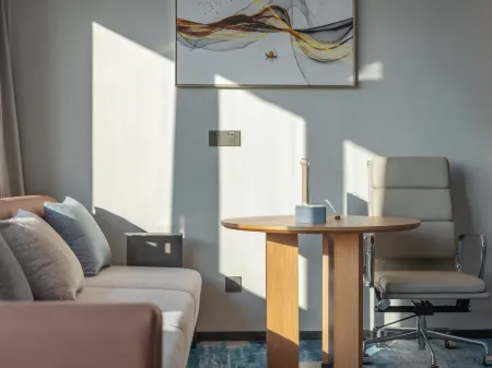 Galactic G-Luxe Hotel Отели рядом с достопримечательностью «Shimen Mountain Stream»