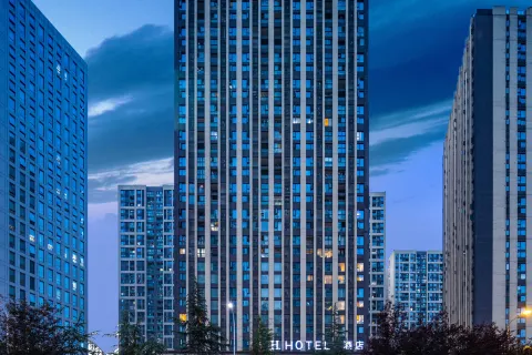 Hongyan Holiday Riverview Hotel (Chongqing Jiefangbei Hongyadong Branch)