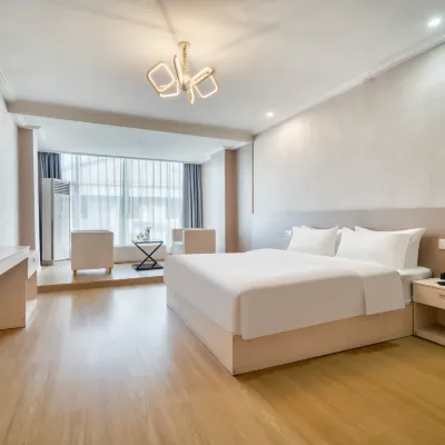 TOWO Hotel (Shangrao Shuinan Cultural Street Walking Street Center Square Branch) Hoteles cerca de Xinjiang College
