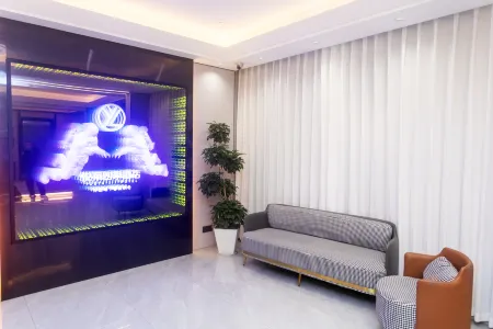 Four Seasons Hotel Yuelai (Jianhu RT-Mart) Отели в г. Цзяньху