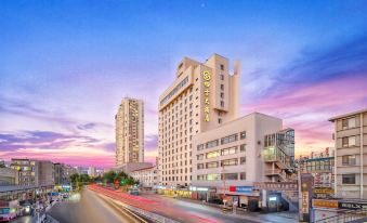 Qingdao Sifang Hotel East Building (Taidong Pedestrian Street Small Village Subway Station)
