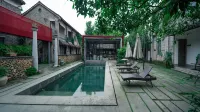 Seclusive Life In Landscape - Pools