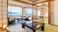 Shiraraso Grand Hotel Hotels near Shirahama Midsea Observation Tower CORAL PRINCESS (SHIRAHAMA KEY TERRACE HOTEL SEAMORE)